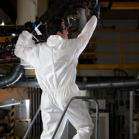 Kimberly Clark Kleenguard Coverall A20 Breathable - White Example 2